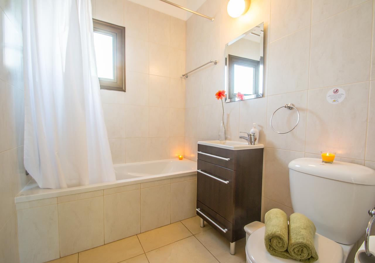 Rada'S Vacation Home Ayía Nápa Extérieur photo