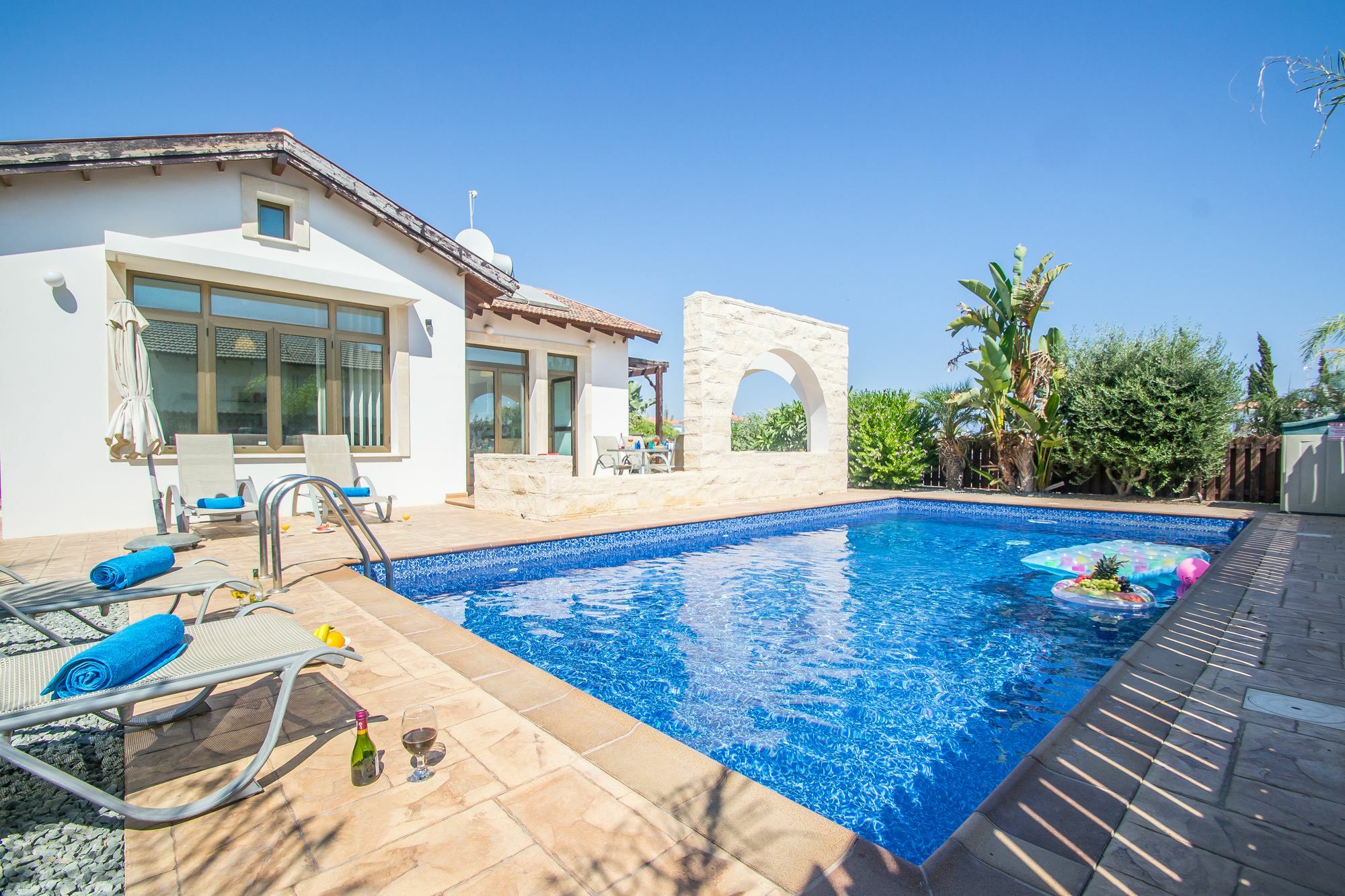 Rada'S Vacation Home Ayía Nápa Extérieur photo