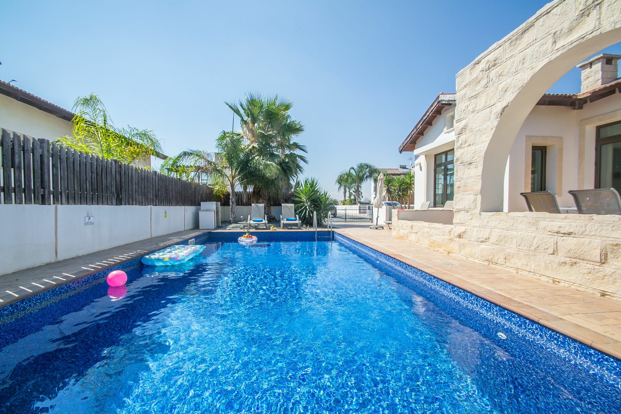 Rada'S Vacation Home Ayía Nápa Extérieur photo